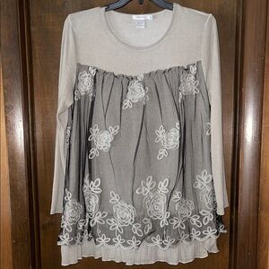 Feratelli Gray Floral Women's Top